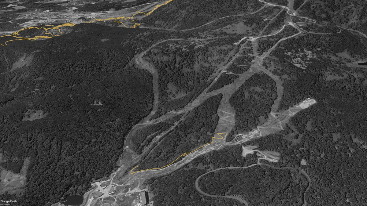 Aerial view of Hanazono in 2025 with the first 1km of the flow trail traced in gold near the base of the resort